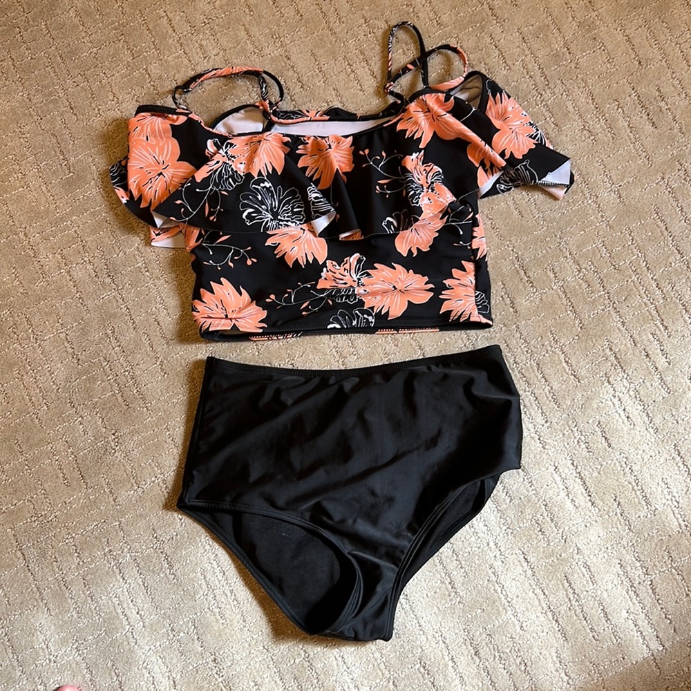 Flower ruffle swimsuit